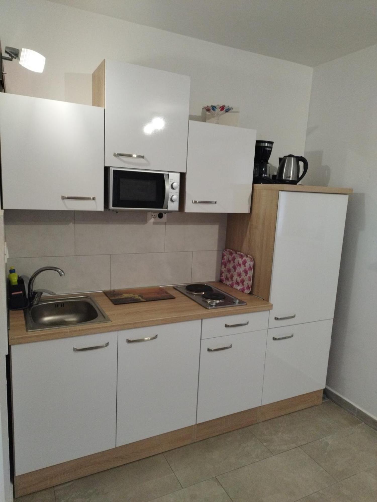 Apartmani Memic 100 M Do Plaze, Apartments Memic Only 100M From Beach โปเรช ภายนอก รูปภาพ