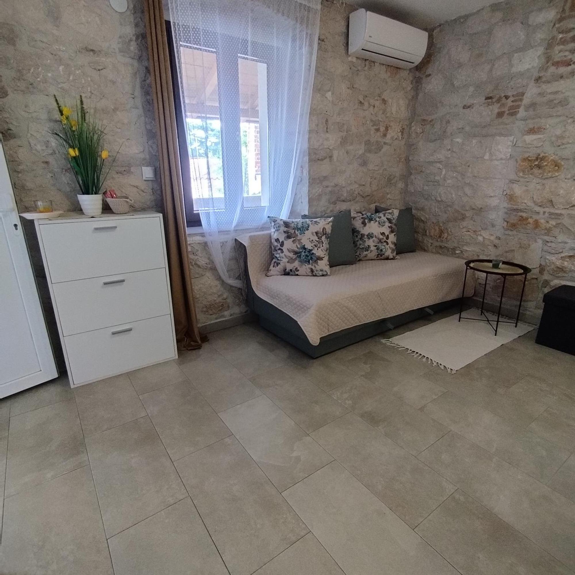 Apartmani Memic 100 M Do Plaze, Apartments Memic Only 100M From Beach โปเรช ภายนอก รูปภาพ